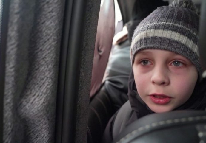 Dječak iz Ukrajine u suzama: Tatu smo ostavili, možda će se boriti (VIDEO)