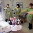 Djevojčica sjedi u bolesničkoj sobi i čeka operaciju, tada u njenu  sobu ulaze medicinske sestre i čine za nju nezamislivo (VIDEO)