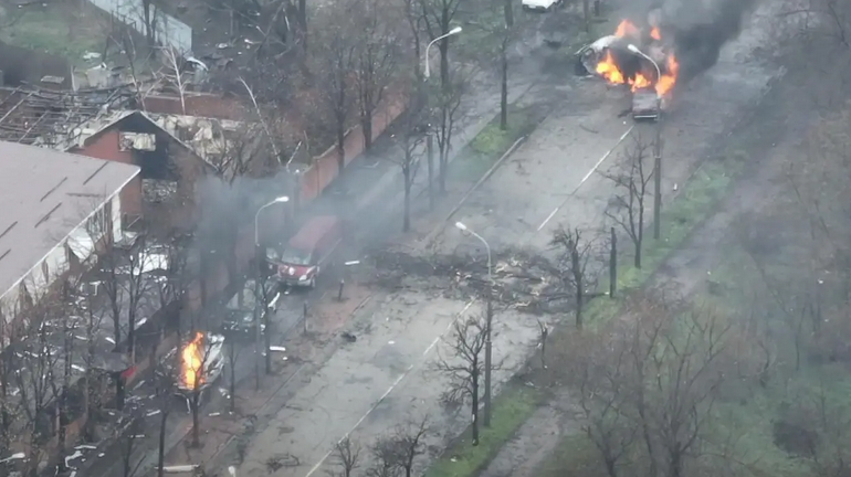 Zapanjujuća snimka: Pogledajte kako je Azov iz zasjede uništio ruski konvoj u Mariupolju