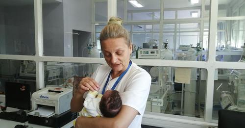 “BEBU NE ŽELIM DA VODIM KUĆI” Majka (38) devojčicu ostavila u vranjskom porodilištu