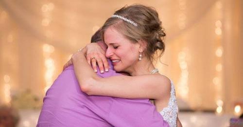 Nevjesta u suzama: Prvi svadbeni ples nije odigrala s mužem, već s nekim mnogo važnijim!
