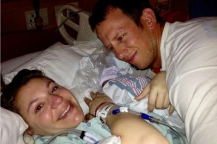 Voditeljica se smijala dok joj je beba umirala u rukama, a onda je otkrila zašto je to učinila