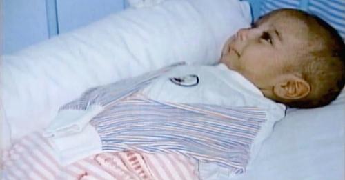 Majka ostavila umotanu bebu ispred bolnice: Liječnici se iznenadili kada su pogledali ispod deke