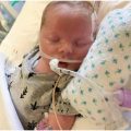 Liječnici su uklonili bebu s aparata za održavanje života, a onda svjedočili Božjem čudu