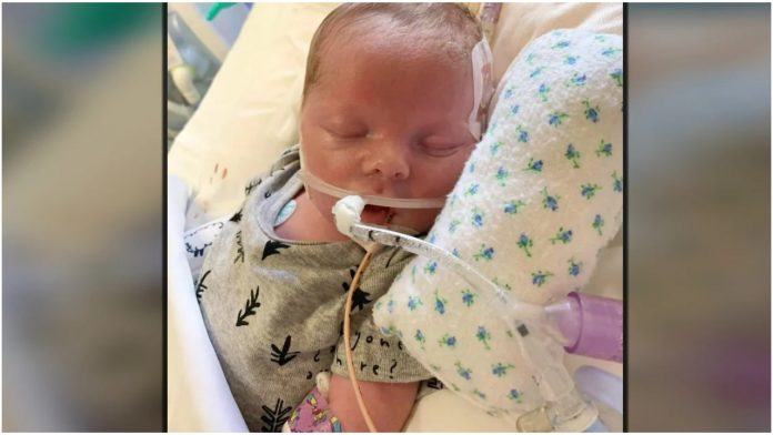 Liječnici su uklonili bebu s aparata za održavanje života, a onda svjedočili Božjem čudu