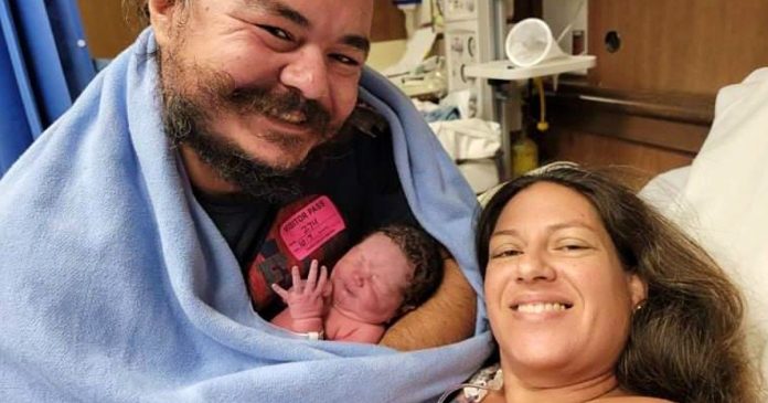 Novorođenče na nevjerojatan način spasilo oca od srčanog udara