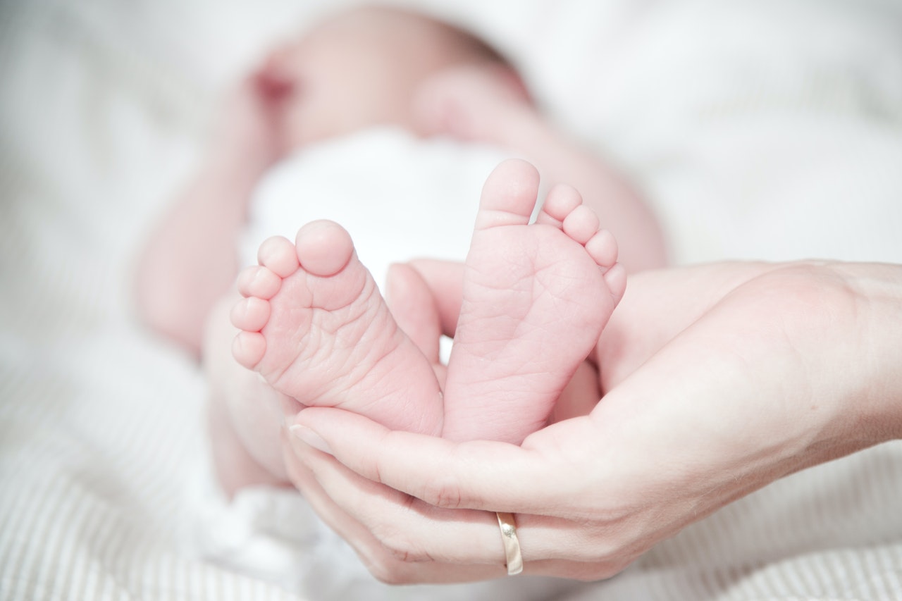 Prerano rođena beba umrla jer njezini “kupci” nisu htjeli odgajati nedonošče